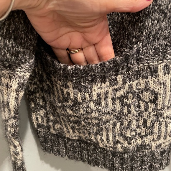 Cote Womens sweater size large with pockets - Picture 4 of 6